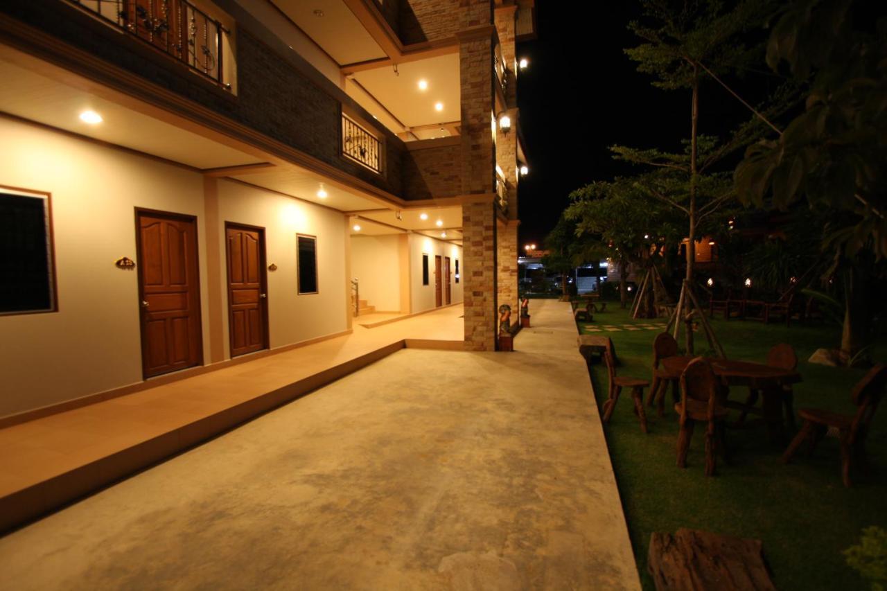 Pn Gold Resort Bang Saen Exterior photo