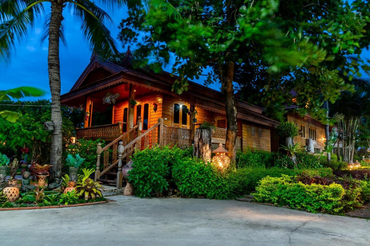 Pn Gold Resort Bang Saen Exterior photo