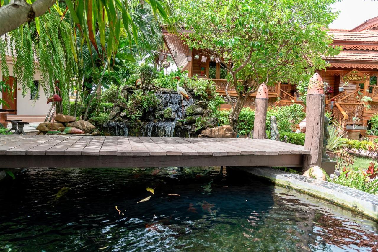 Pn Gold Resort Bang Saen Exterior photo