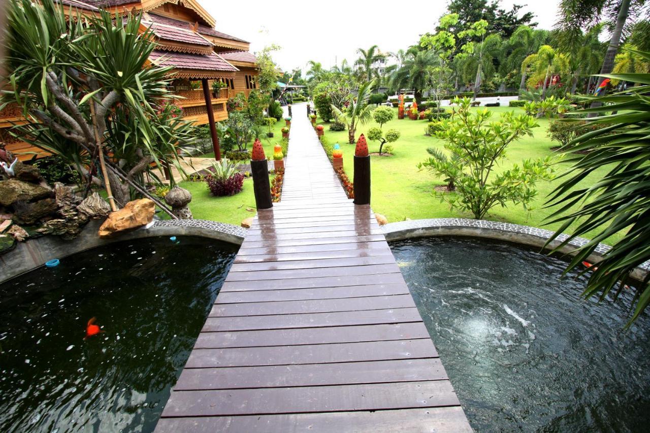 Pn Gold Resort Bang Saen Exterior photo