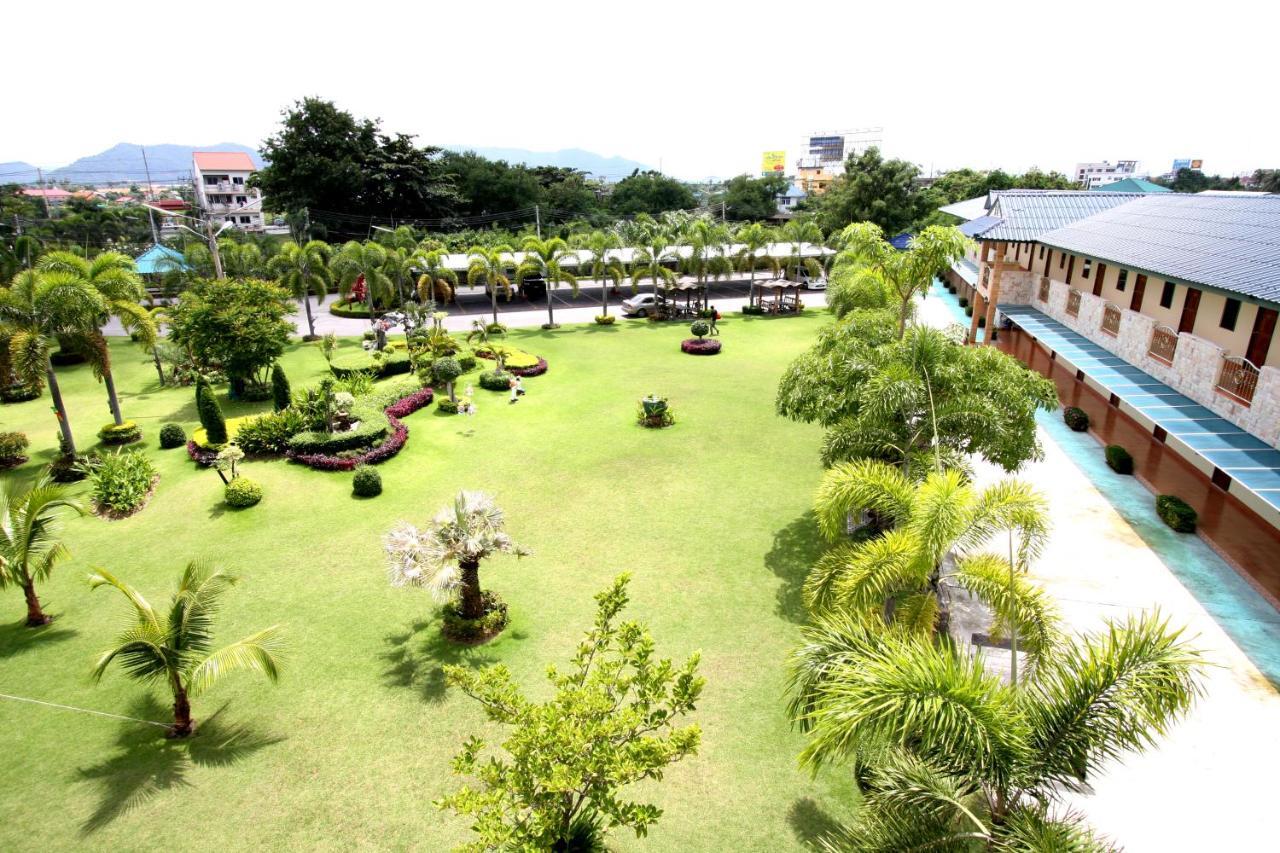 Pn Gold Resort Bang Saen Exterior photo